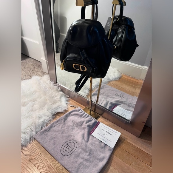 Dior Black Leather Vintage Backpack With Gold Hardware And Drawstring Closure - Picture 13 of 16